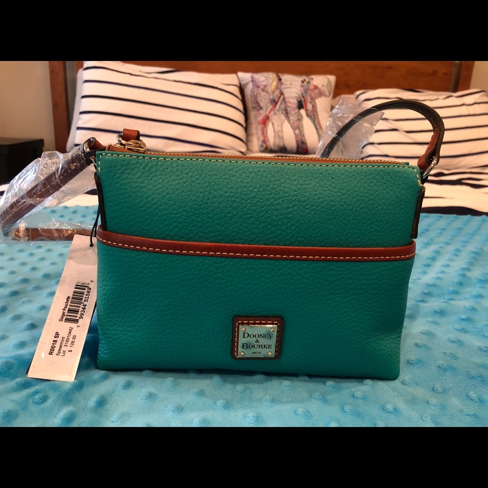 Dooney & Bourke Pouchette
